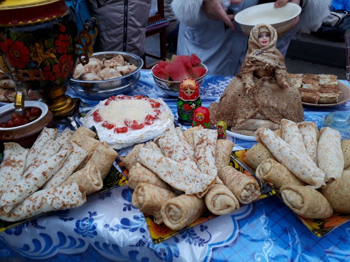 Праздничный Масленичный стол