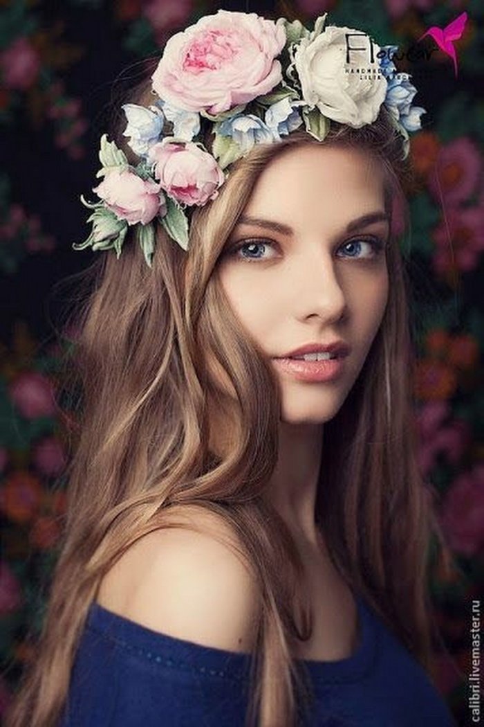 Славянские девушки в венках