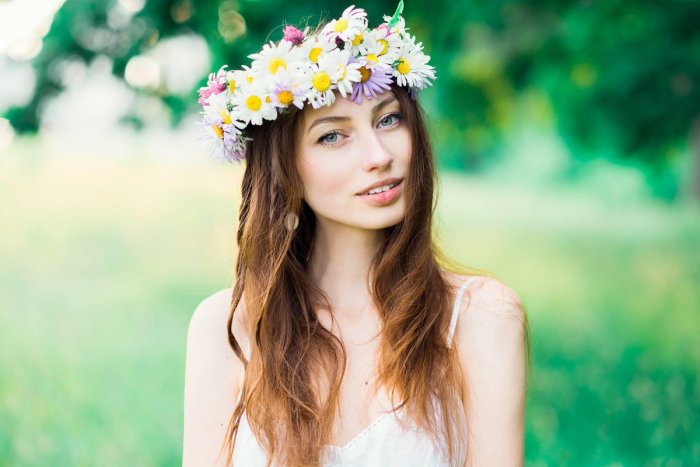 Ободок из цветов на голову