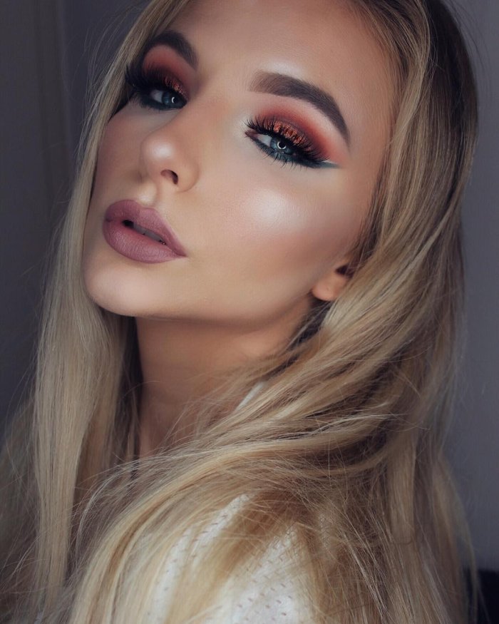 Оранжевый макияж на выпускной 2022