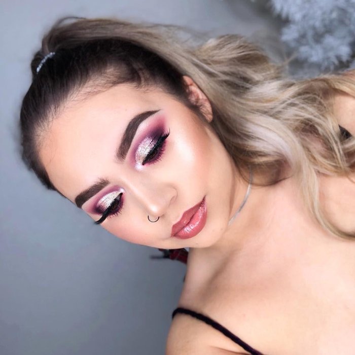 Макияж с изумрудными тенями