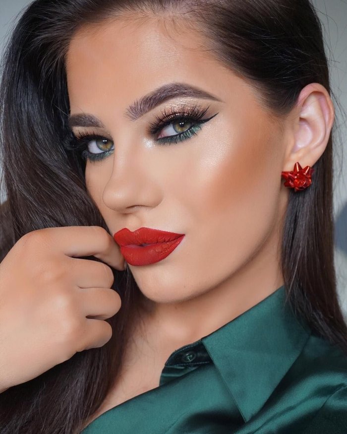 Яркий макияж для подростка