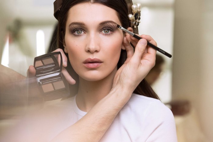 Модель макияж