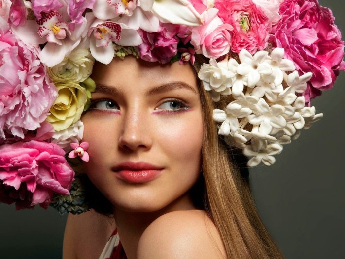 Женщина в цветах