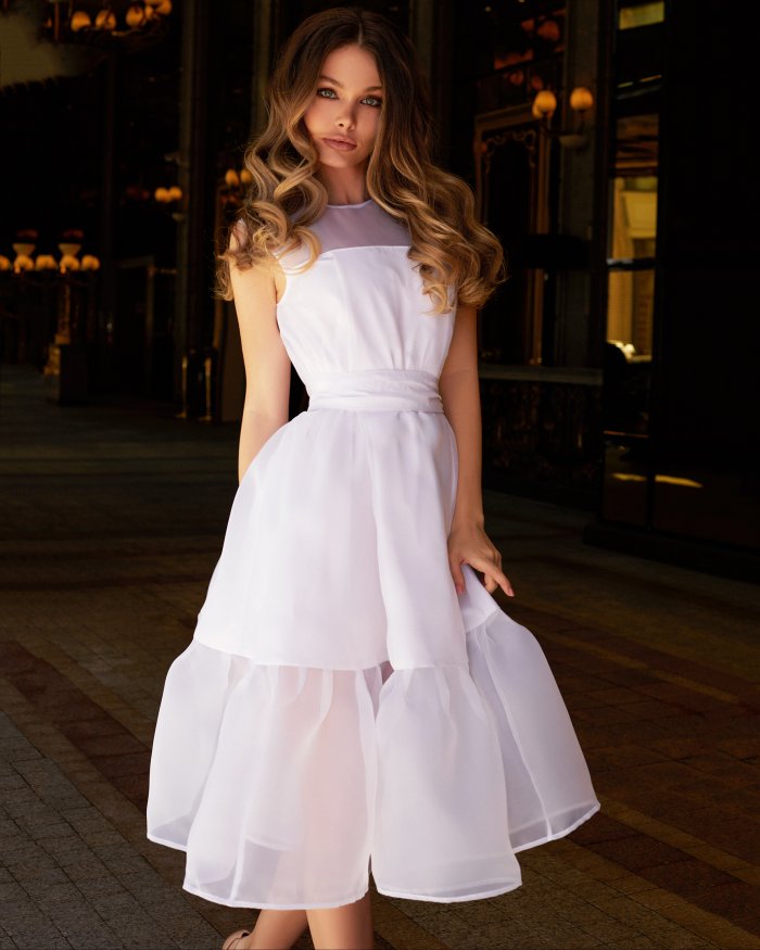 Белое платье