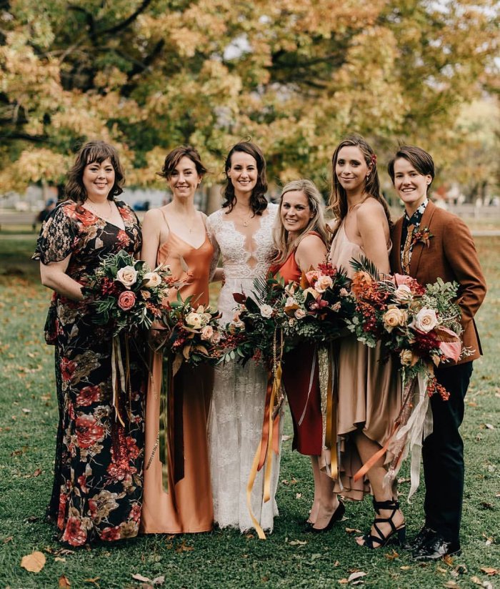 Подружки невесты на Бали