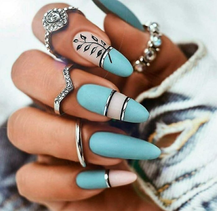 Ногти розовые с цветочками