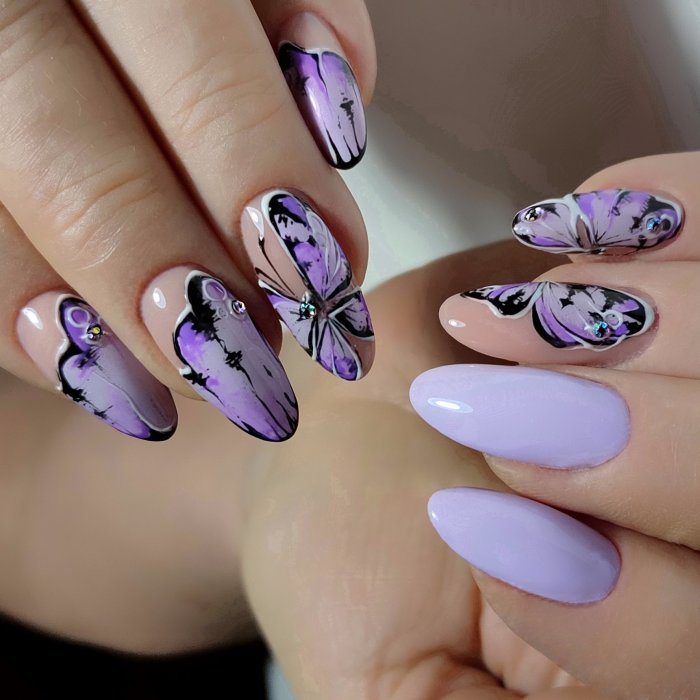 Нежно розовый маникюр