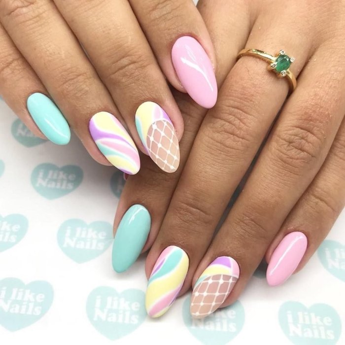 Маникюр мода 2021 с костром необычный