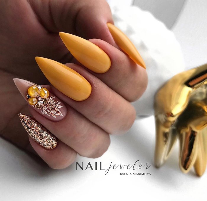 Маникюр осень 2021
