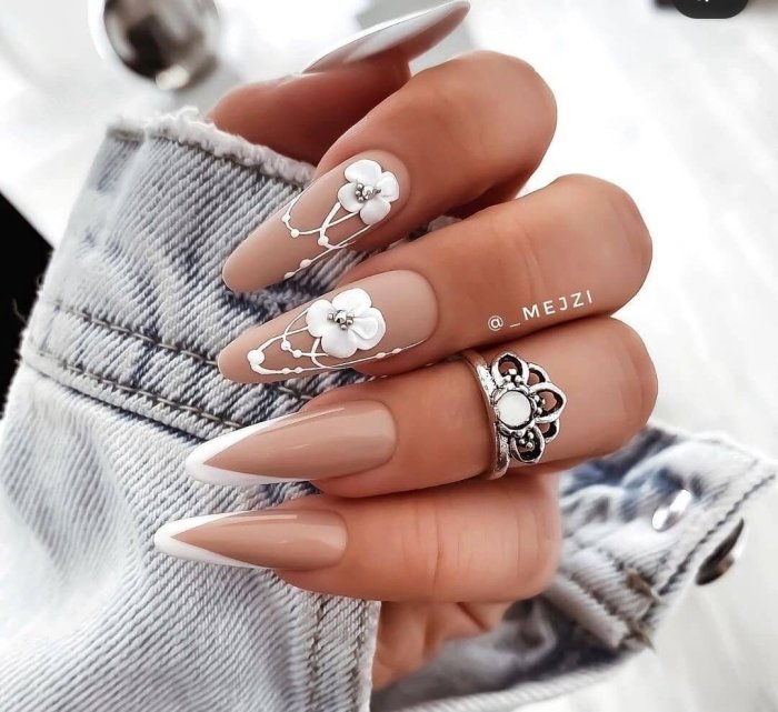 Золотые ногти