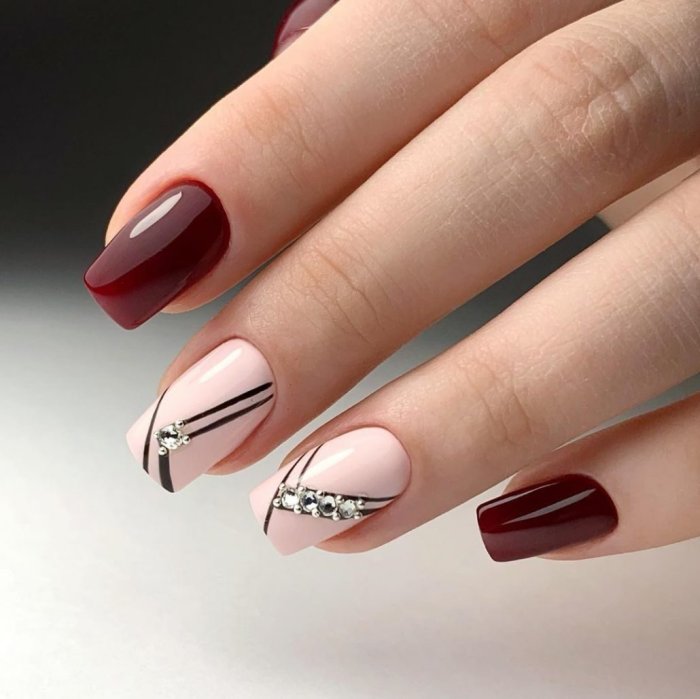 Оранжевый маникюр 2021