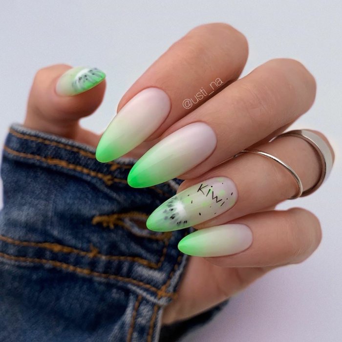 Розовый маникюр на миндалевидных ногтях модные тенденции