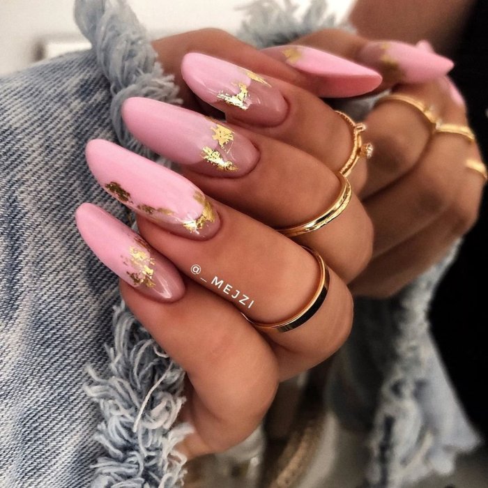 Розовый маникюр на длинные ногти