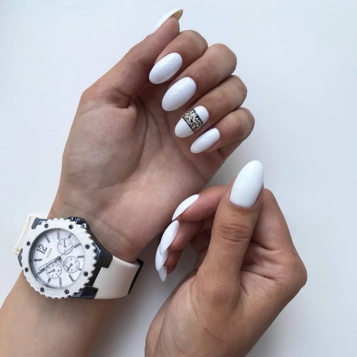 Маникюр с волнистыми линиями