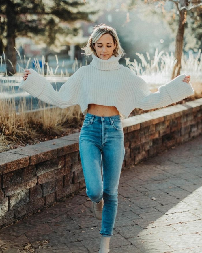 Рваные джинсы женские