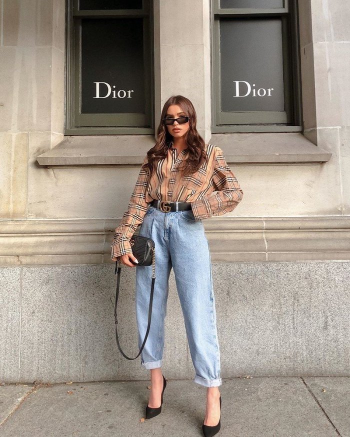 Широкие рваные джинсы