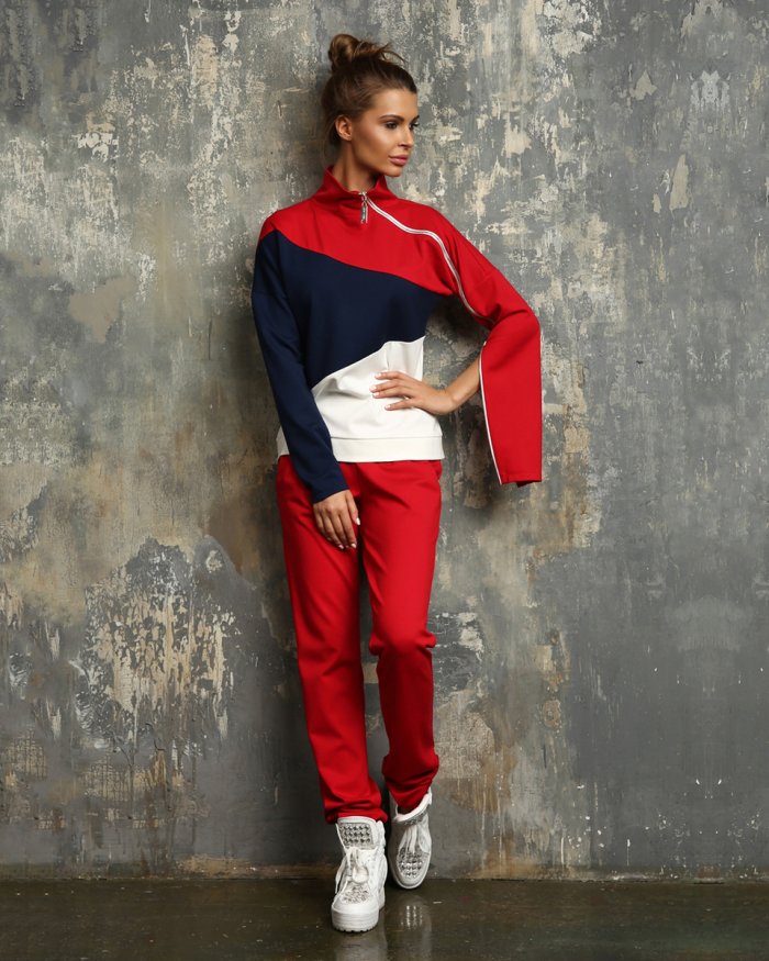 Модные костюмы с кроссовками 2020 женские