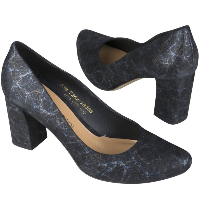 Туфли на среднем каблуке