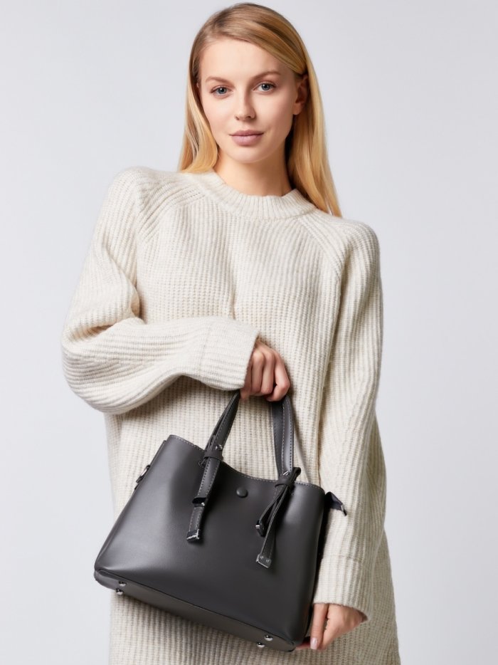 На даму кожаные дамские сумки работы Газибутаев Аслан