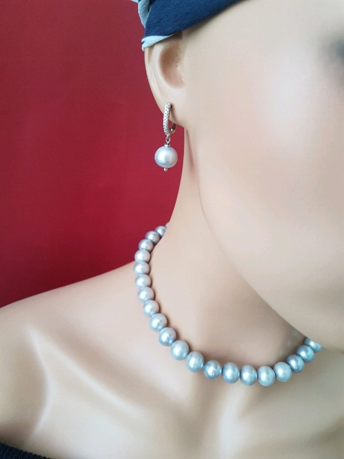 Модные украшения на шею