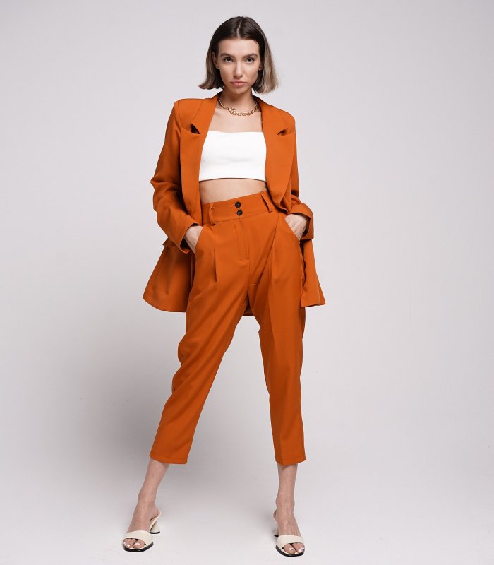 Женские костюмы классика 2020