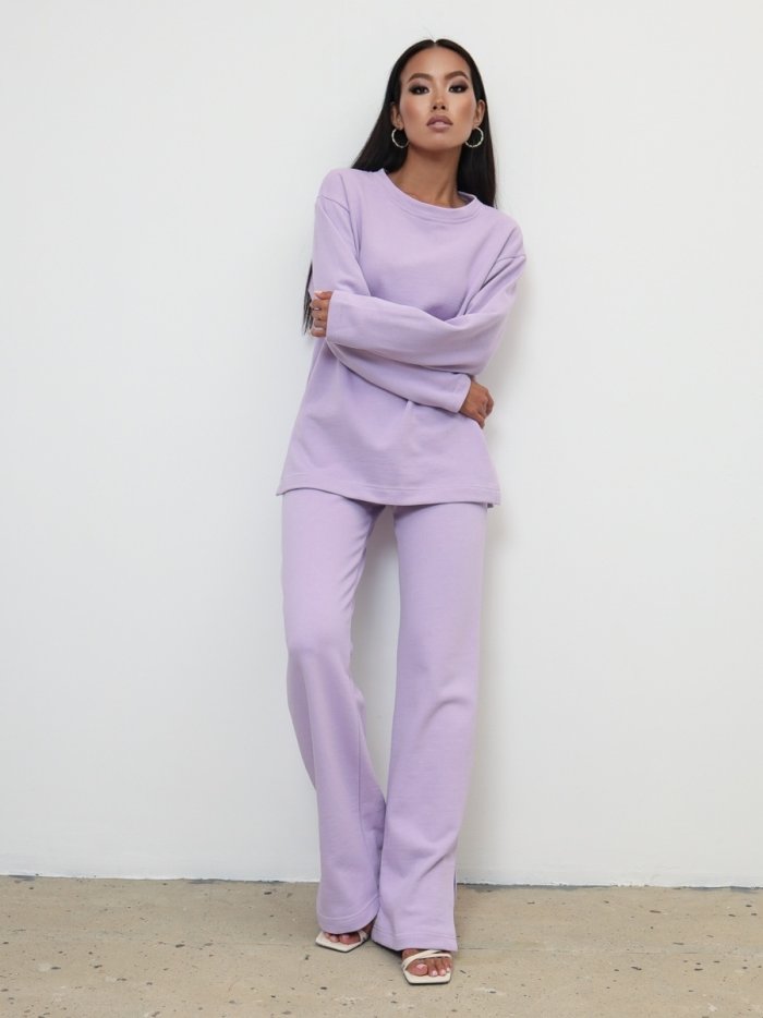 Брючные костюмы для женщин с широкими брюками