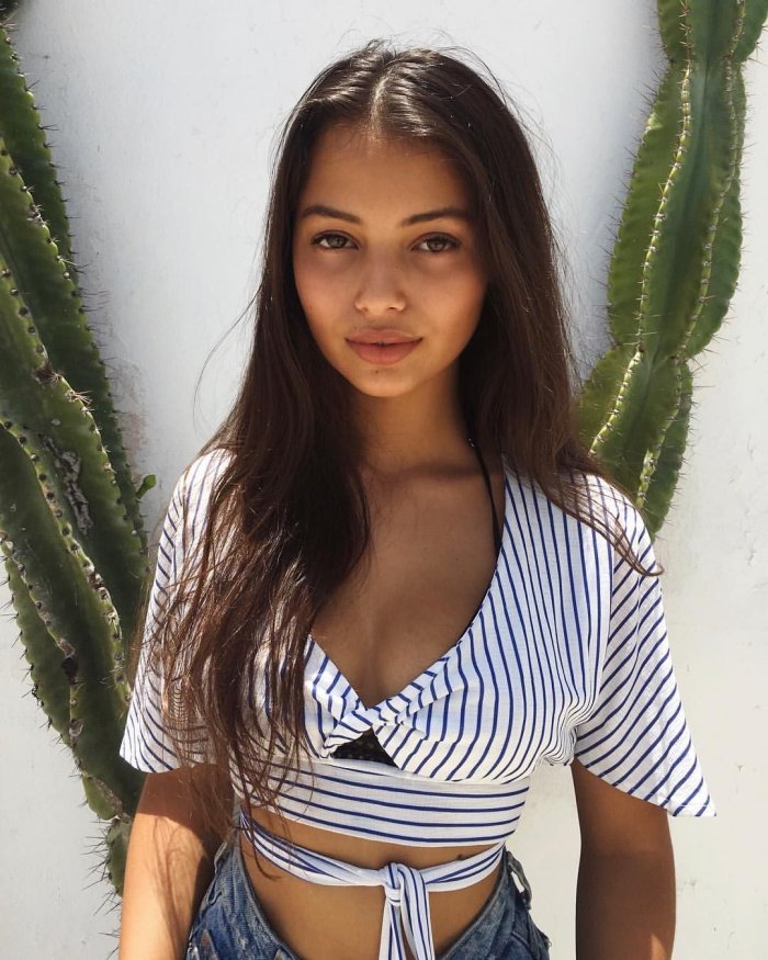 Fiona Barron бикини