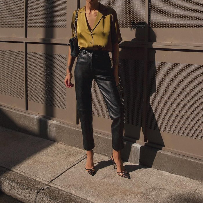 Брюки из экокожи