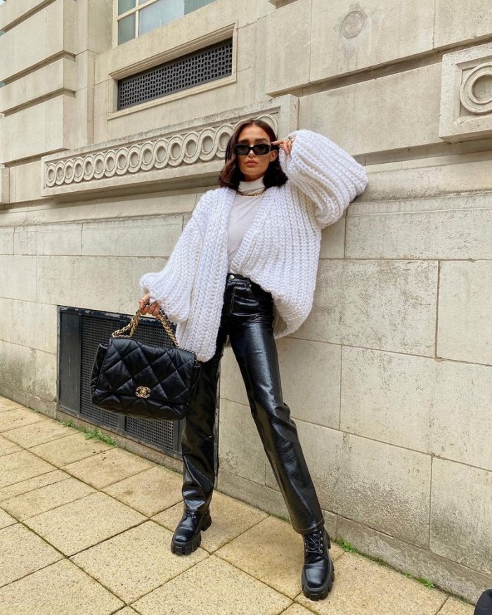 Кожаные штаны и вязаный кардиган