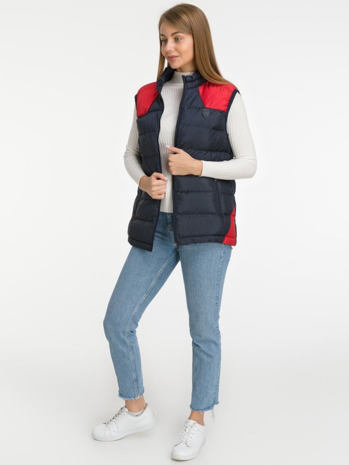 Жилет вязаный