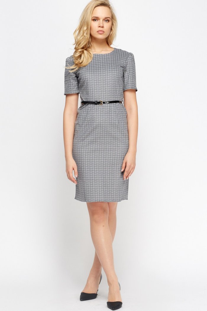 Стильное платье