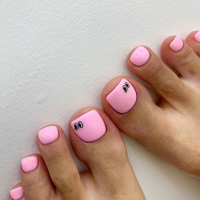 Летний педикюр