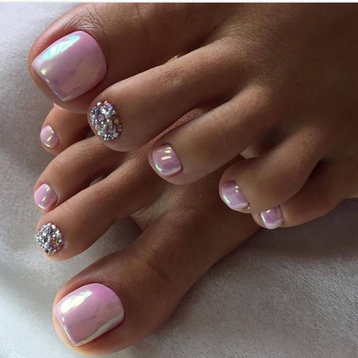 Педикюр френч