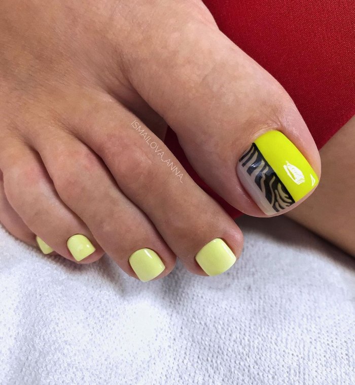 Педикюр лето