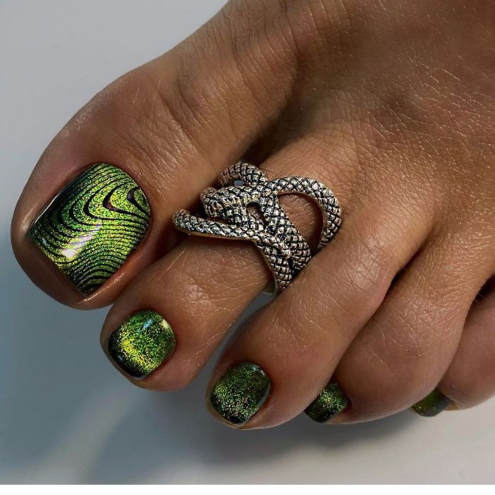 Разноцветный педикюр