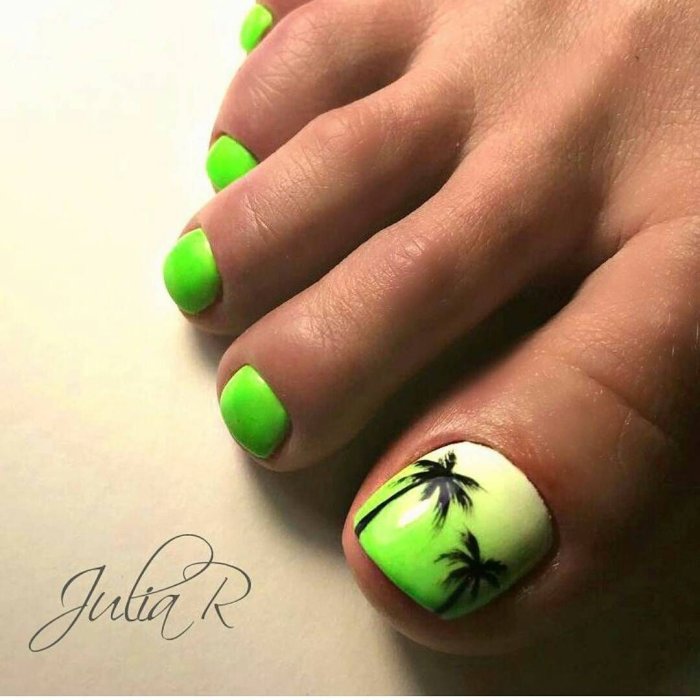 Педикюр желто зеленый