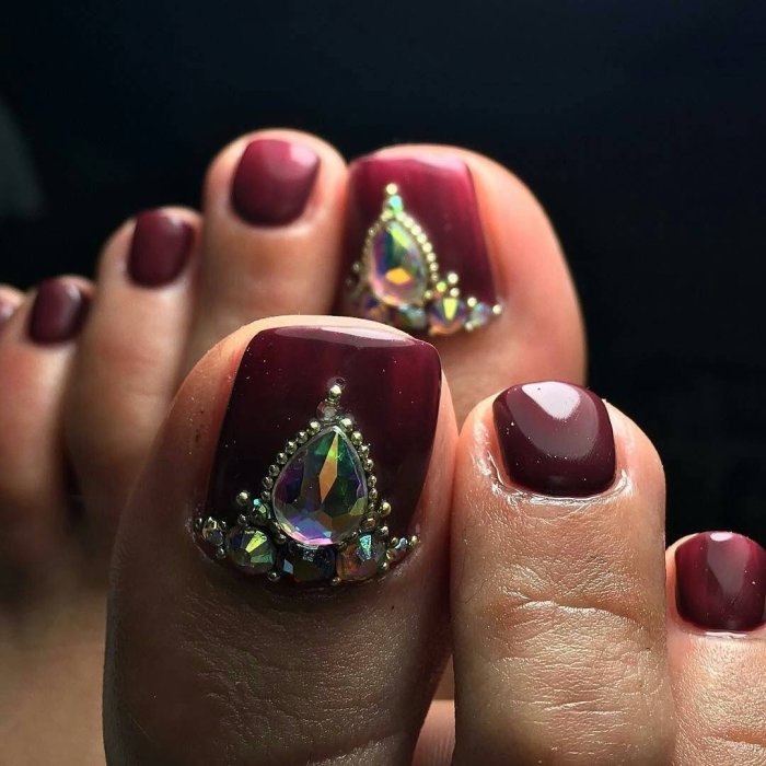 Модный педикюр