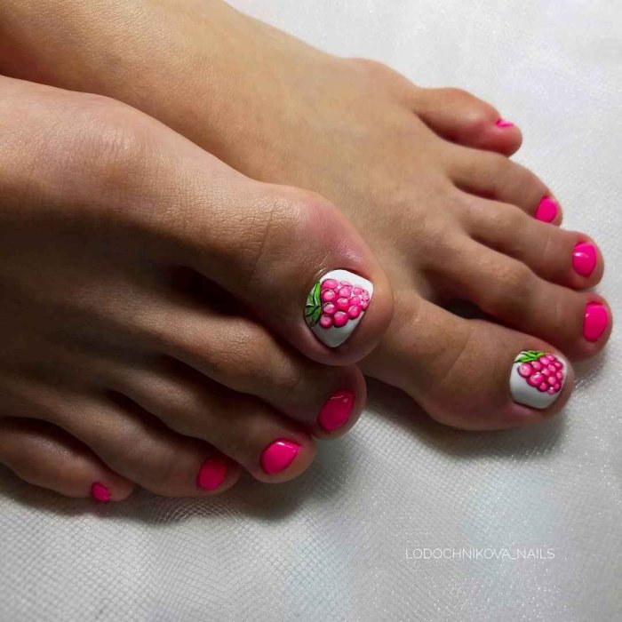 Педикюр лето