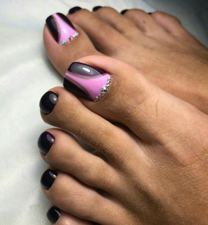 Красивый педикюр