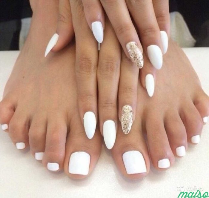 Маникюр и педикюр в одном стиле