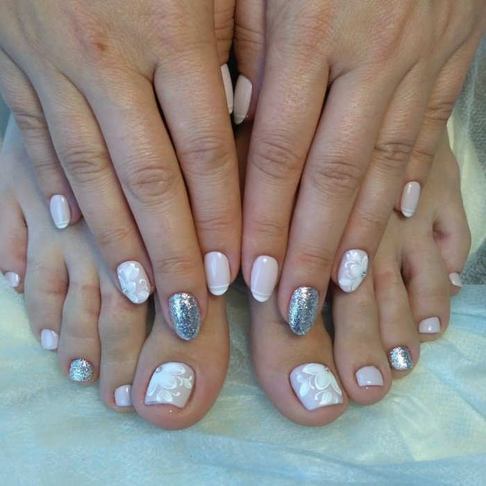 Разноцветный маникюр и педикюр