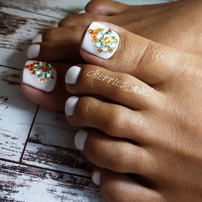 Педикюр модные тенденции