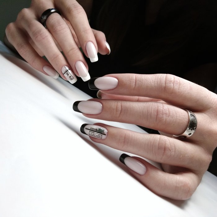 Необычный френч на длинные ногти