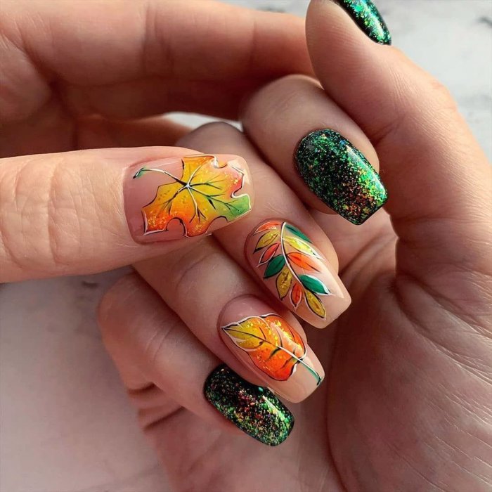 Разноцветный осенний маникюр