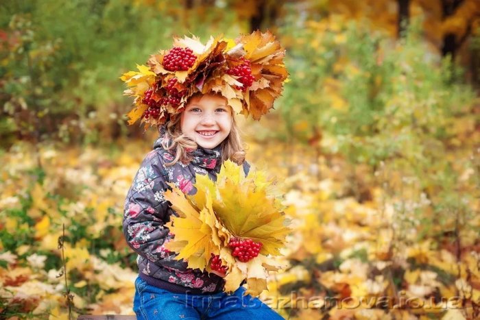 Венок из осенних листьев