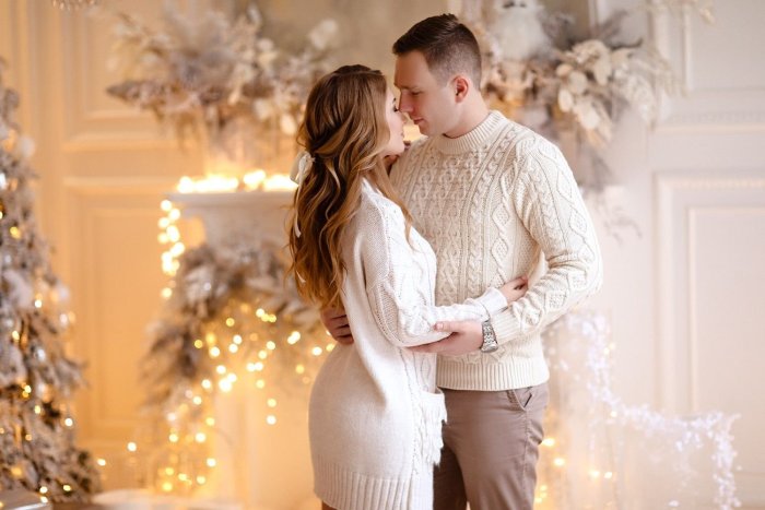 Свадебная фотосессия в новогодней студии