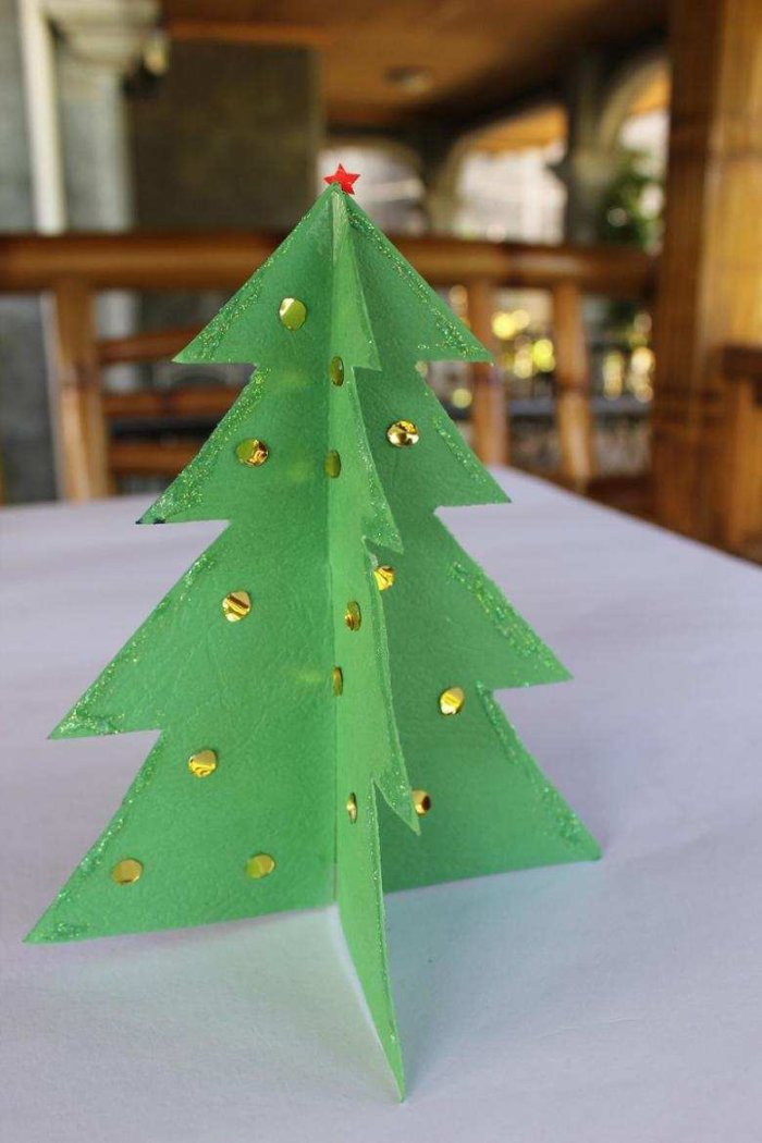 Новогодняя елка из салфеток