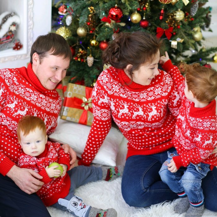 Новогодняя фотосессия в свитерах