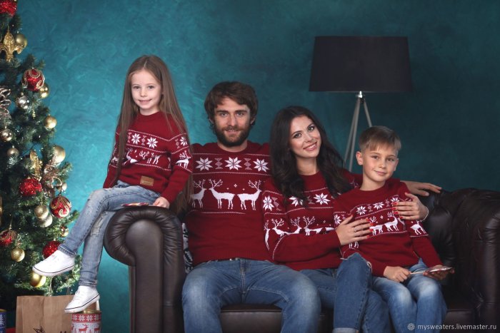 Новогодние свитера для всей семьи